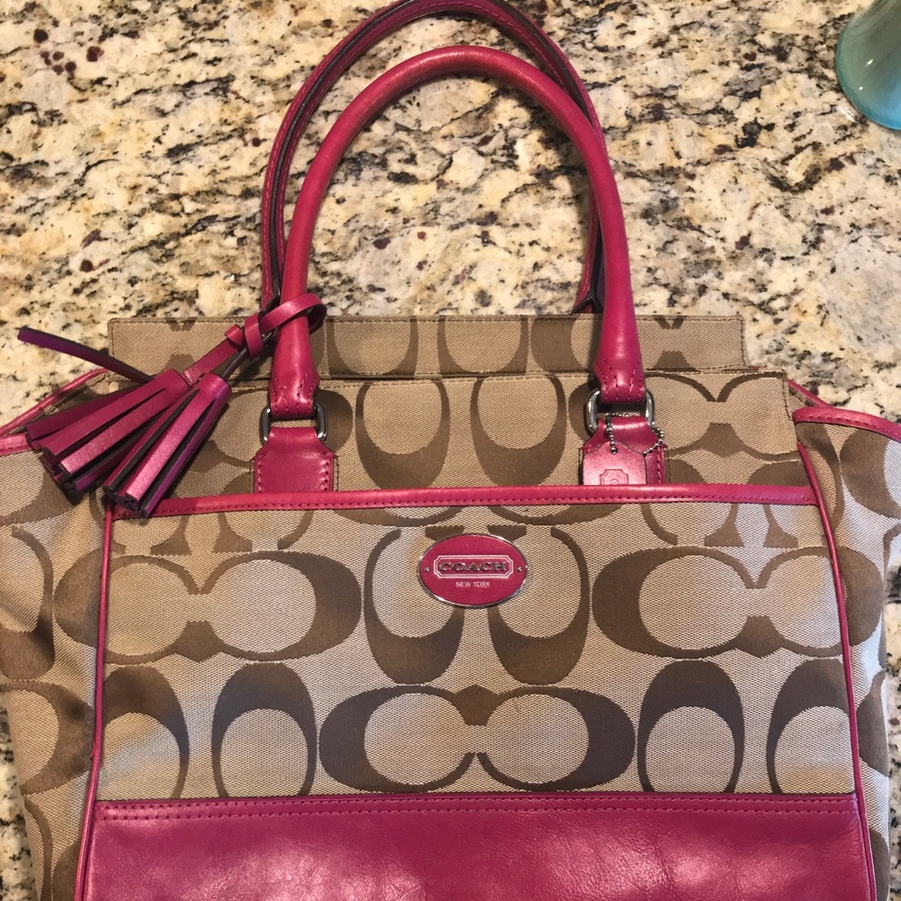 Pink coach shoulder purse